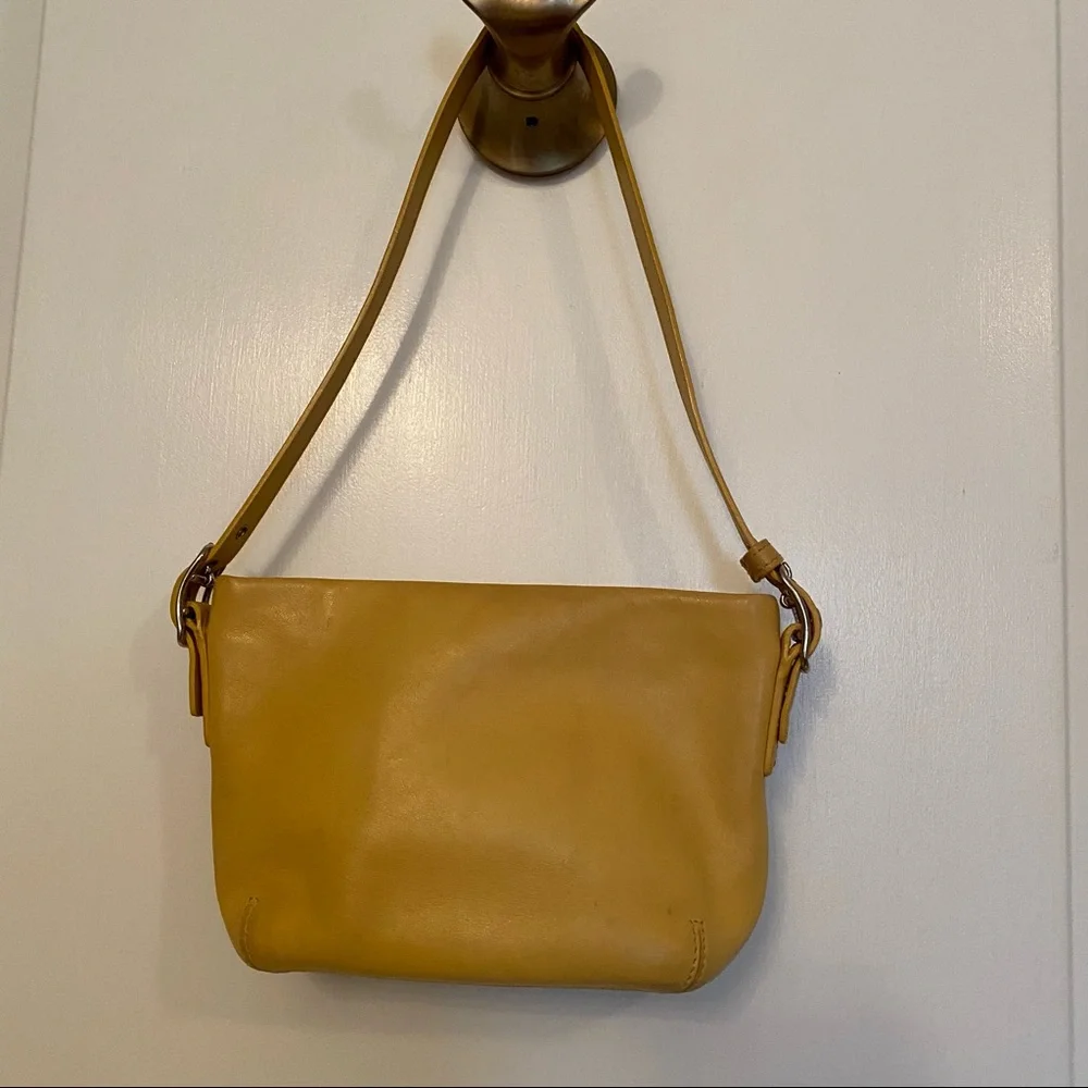 COACH BAG WRISTLET TAN BUTTER LEATHER ZIP TOP BROWN SIGNATURE C LINING